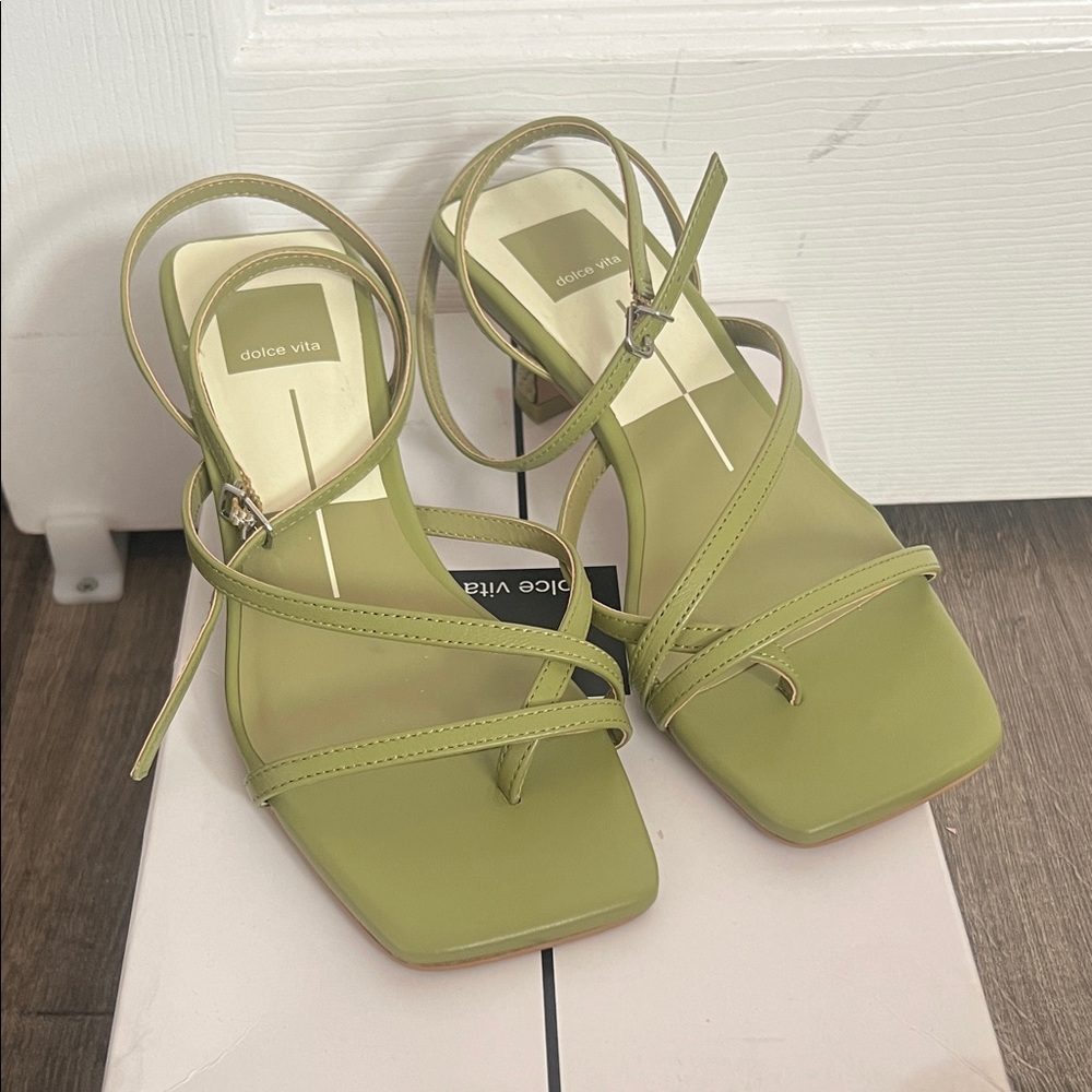 Dolce Vita Women's Olive Strappy Sandals